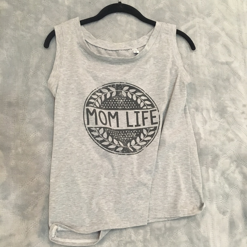 *FINAL SALE* Mom Life muscle tee